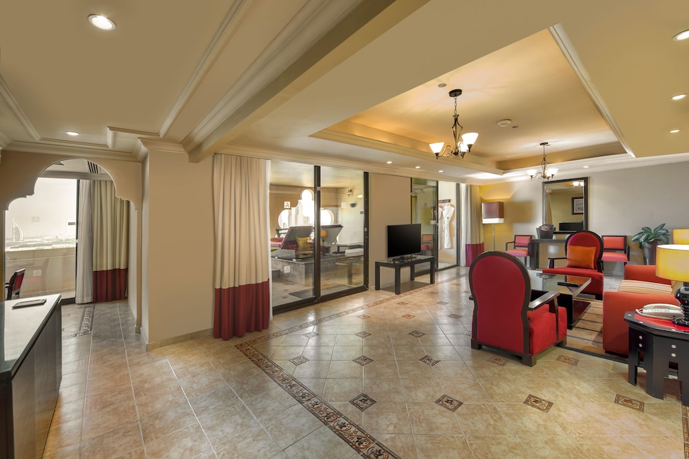 Apartment, 3 Bedrooms, City View thumbnail 6
