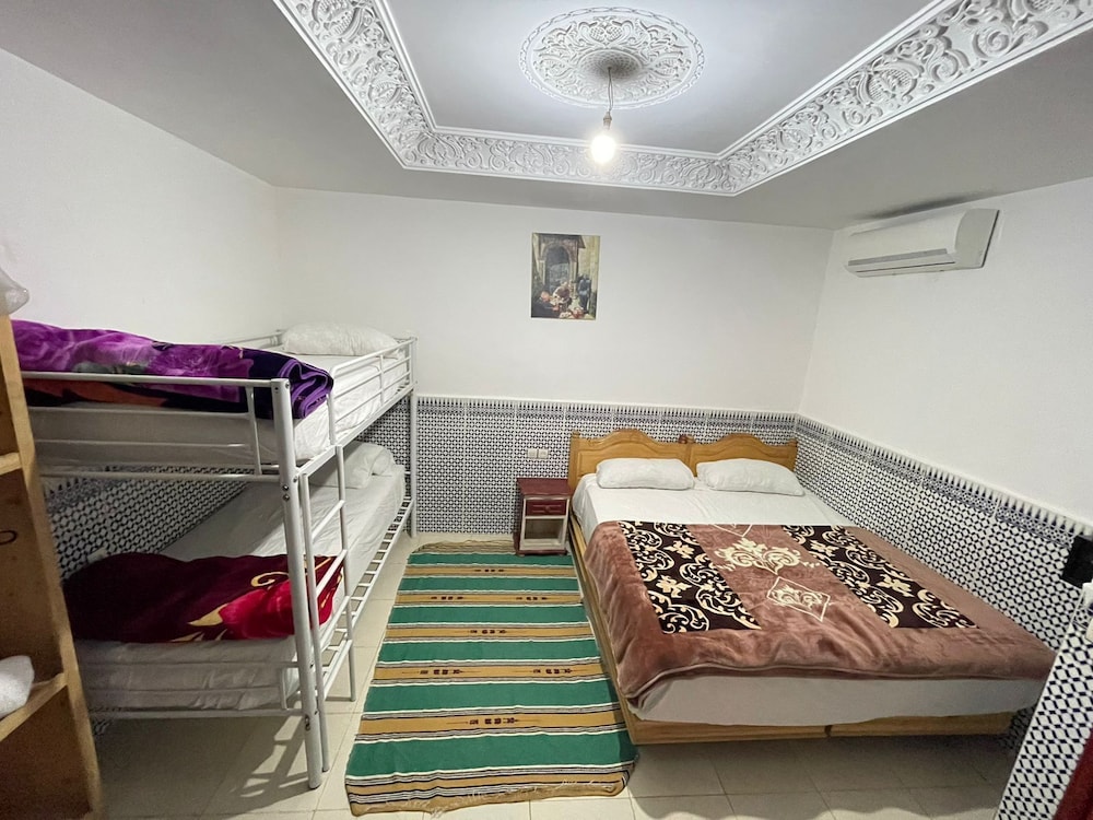 Basic Quadruple Room photo 2