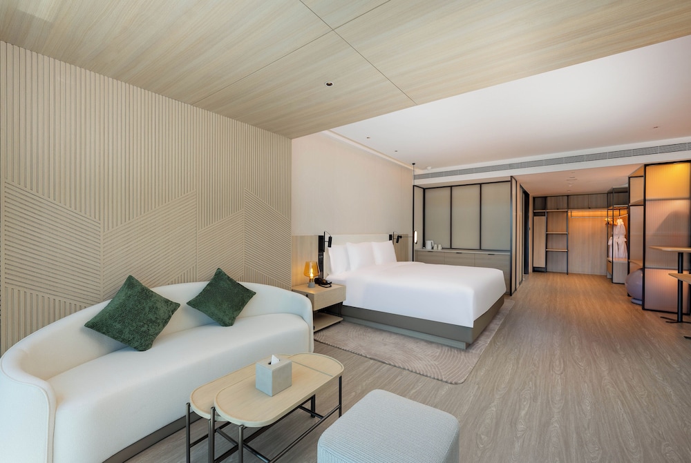 Premium Room, 1 King Bed (Smart Room, Living Area)
