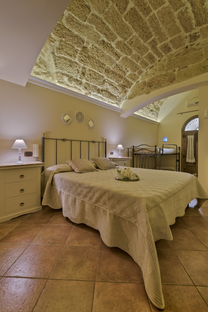 Quadruple Room photo 2