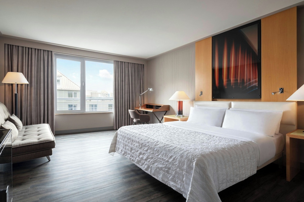 Executive Room, 1 King Bed photo 2