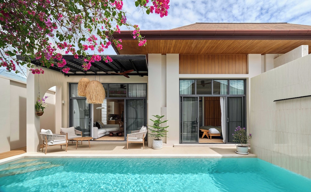 Romantic Villa, 2 Bedrooms, Pool View