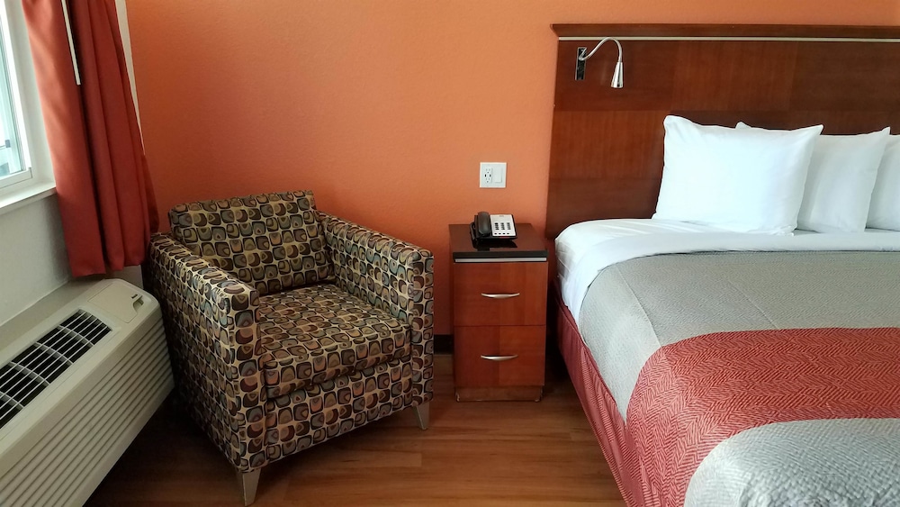 Standard Room, 2 Double Beds, Non Smoking, Refrigerator & Microwave - Photo 2