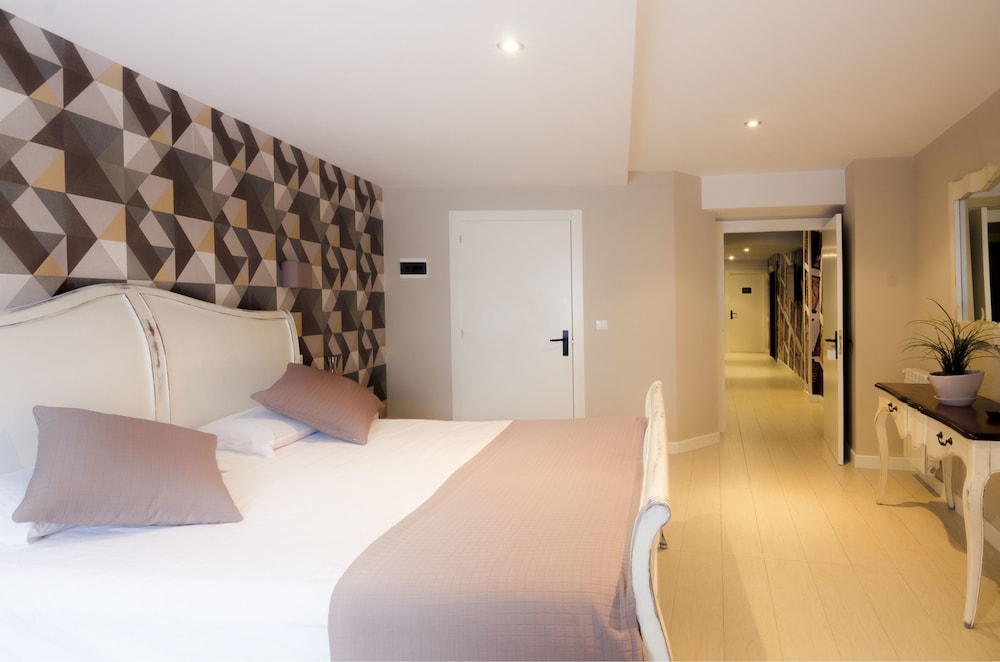 Double Room - Photo 4
