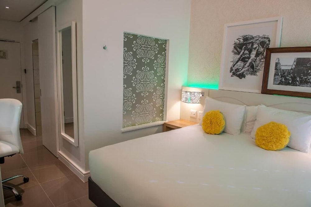 Superior Room, 1 King Bed photo 2