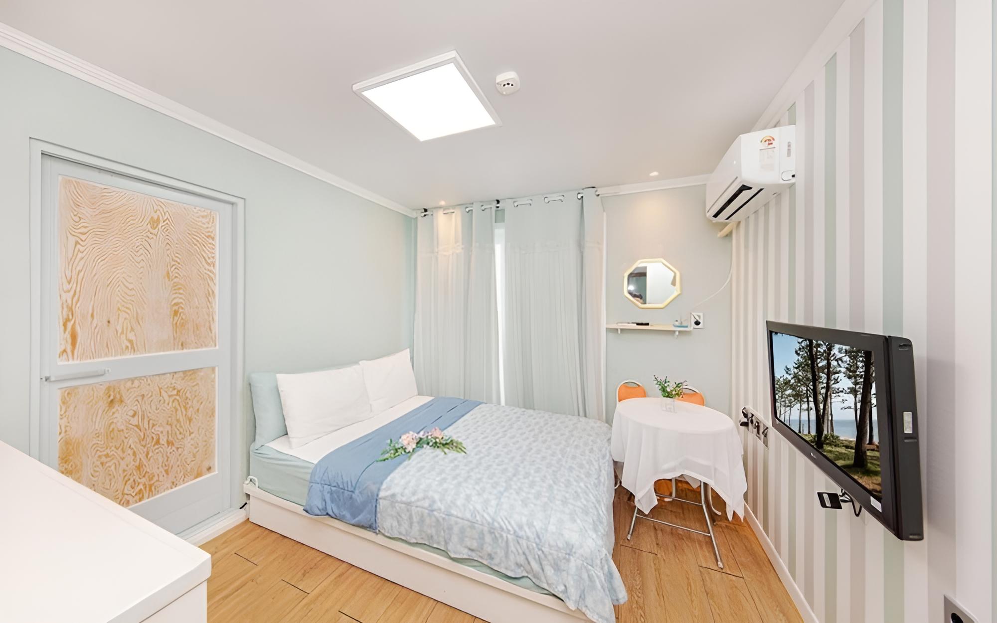 Room (Couple Room (bed) -2)
