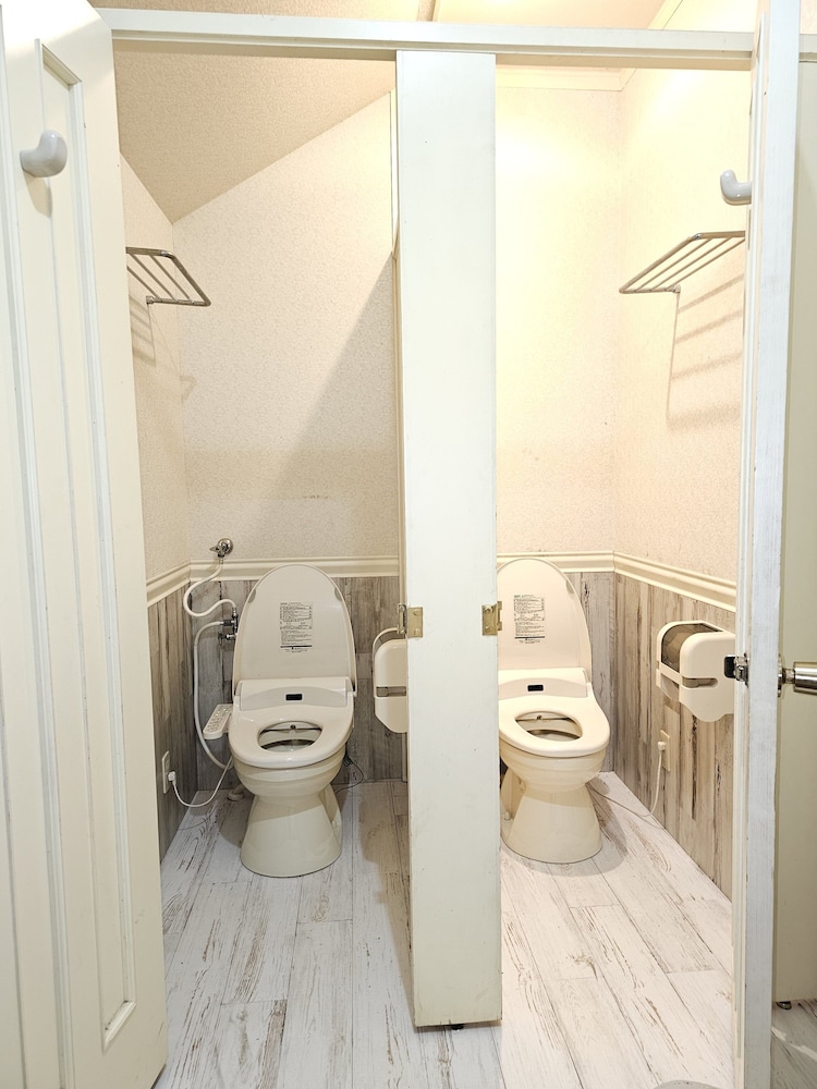 Basic Twin Room photo 3
