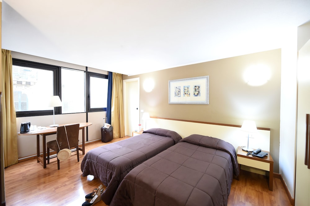 Room, 1 Double Bed - Photo 4