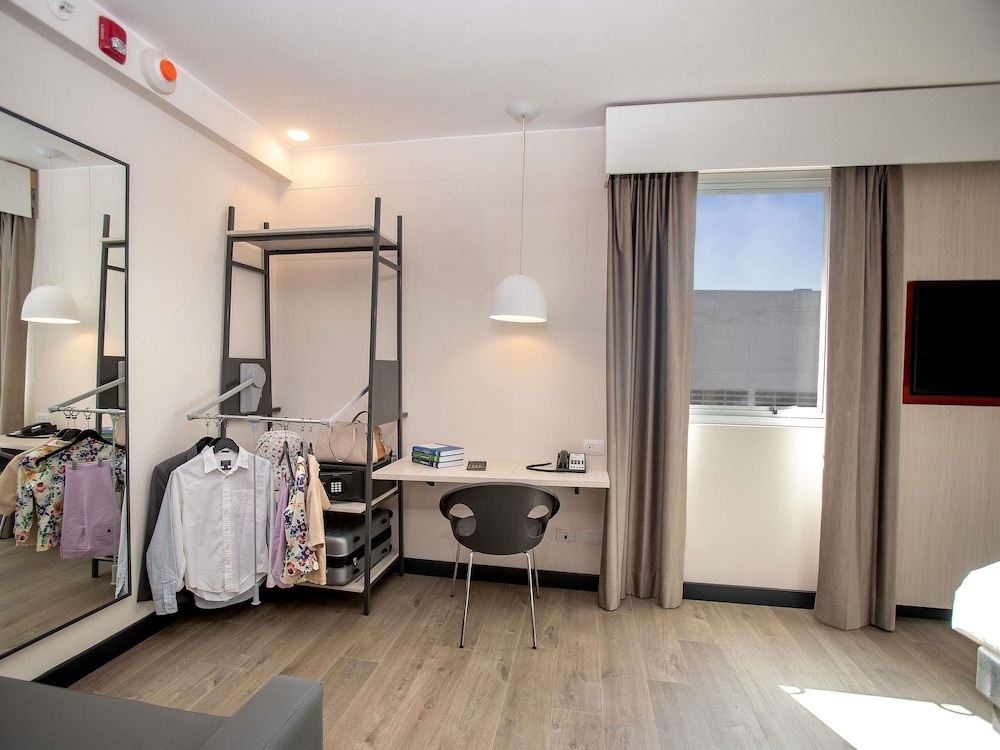 Room, Multiple Beds - Photo 5