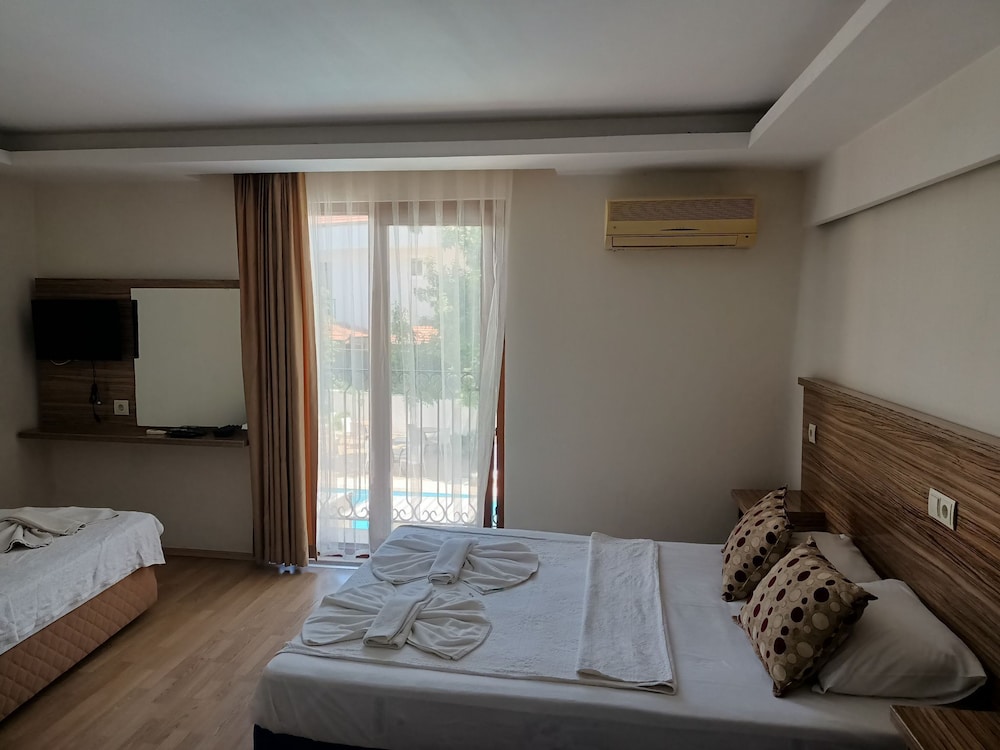 Standard Triple Room - Photo 1