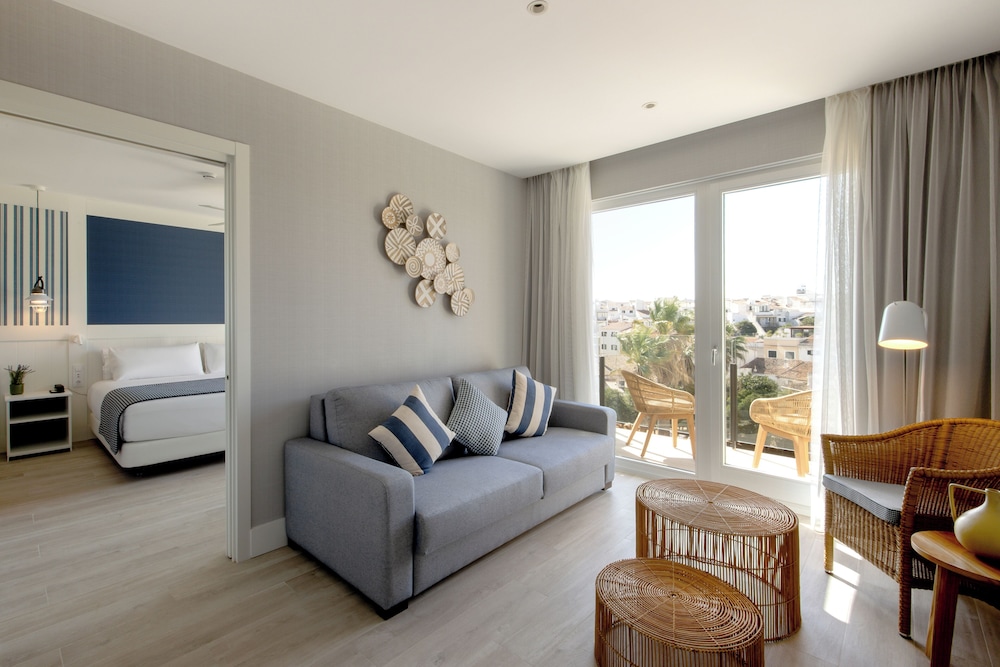 Suite, Garden View - Photo 3