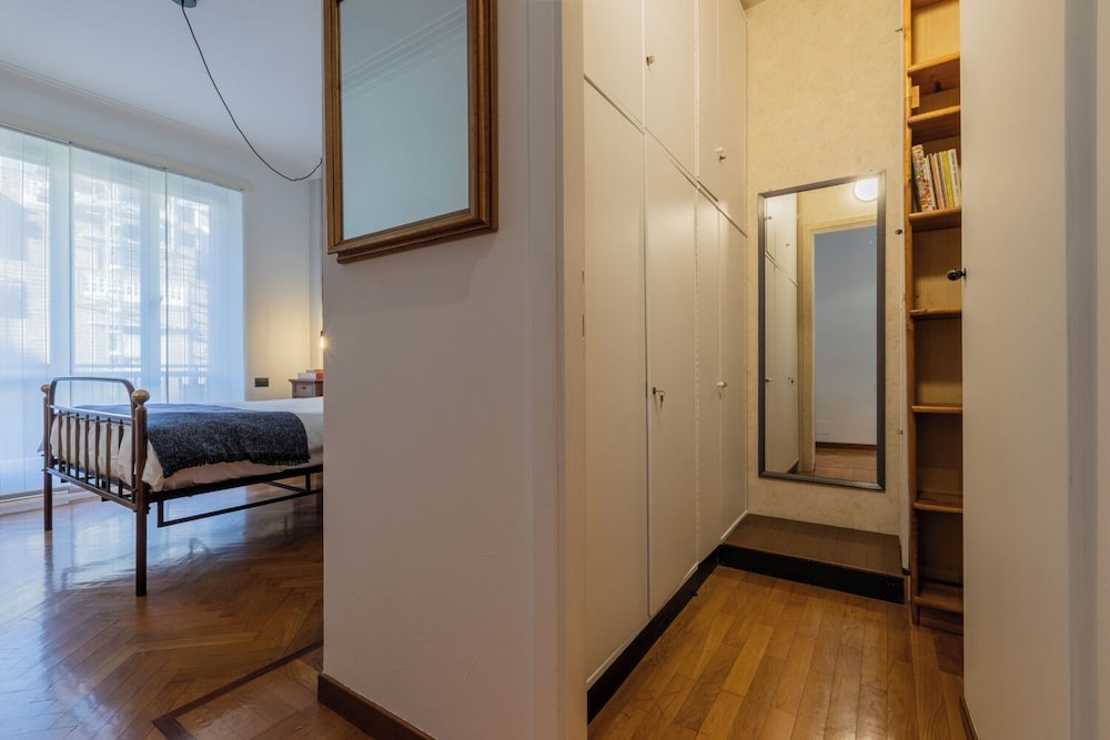 Basic Apartment, Balcony