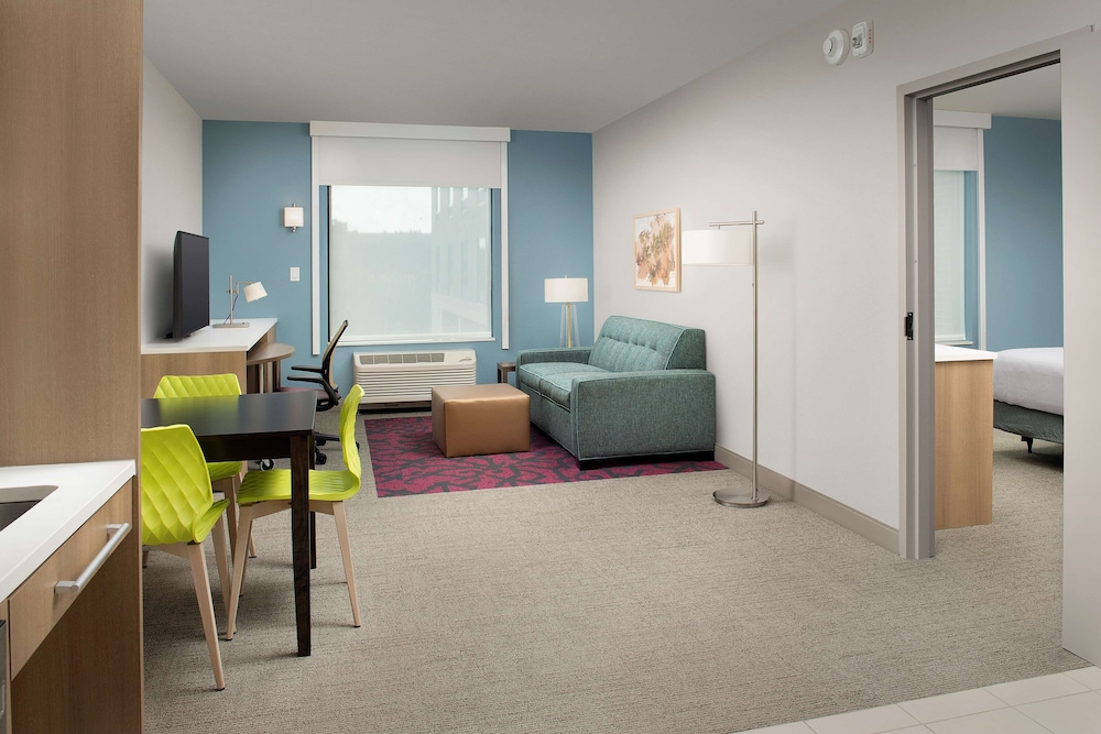 Studio, 2 Queen Beds, Accessible, Bathtub (Mobility & Hearing)