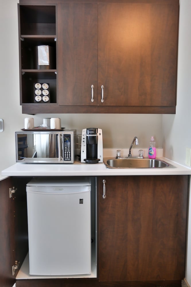 Executive Suite, 1 King Bed, Balcony, Mountain View photo 3