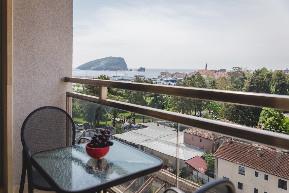 Classic Apartment, Multiple Beds, Sea View photo 1