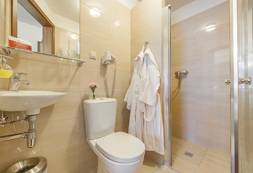 Business Double Room - Photo 2