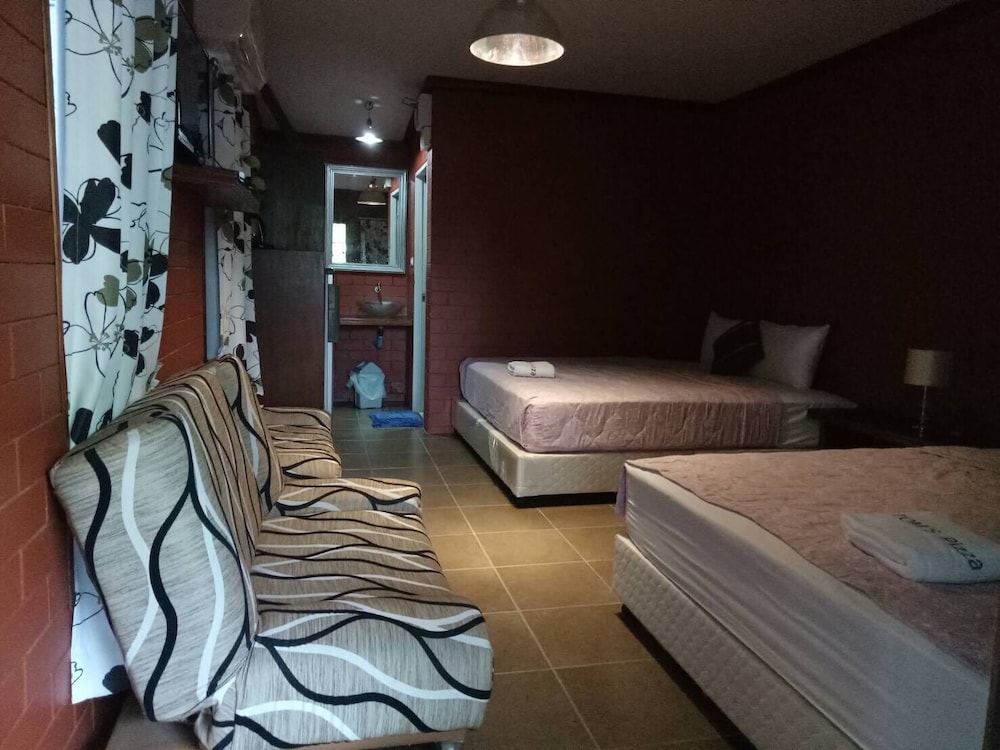 Family Suite - Photo 11