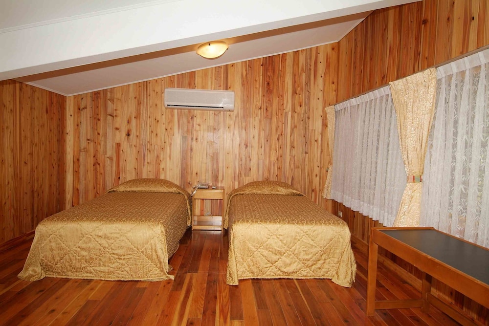 Family Room, Hill View photo 2
