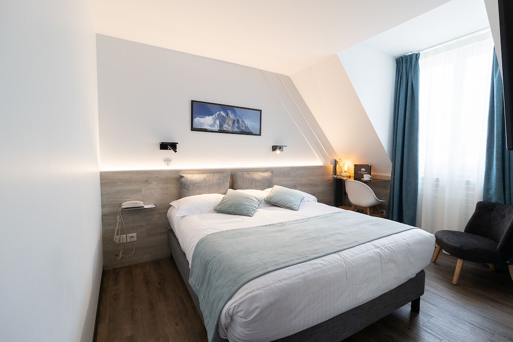 Double Room - Photo 8