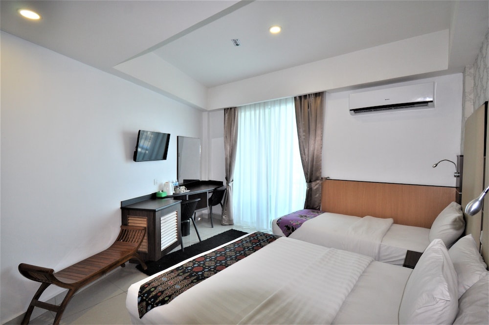 Family Triple Room, Sea View - Photo 1
