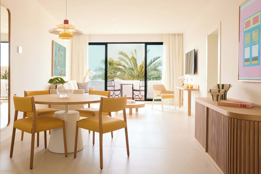 Suite, 1 Bedroom, Terrace - Photo 5