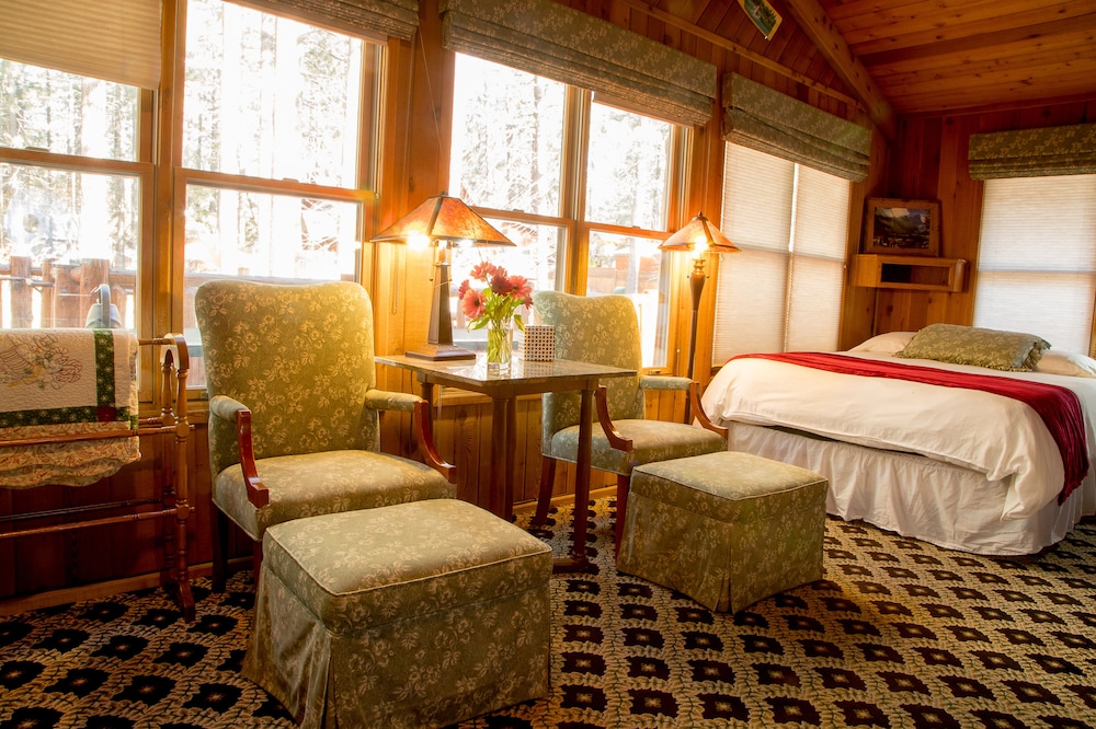 Columbine Room photo 2