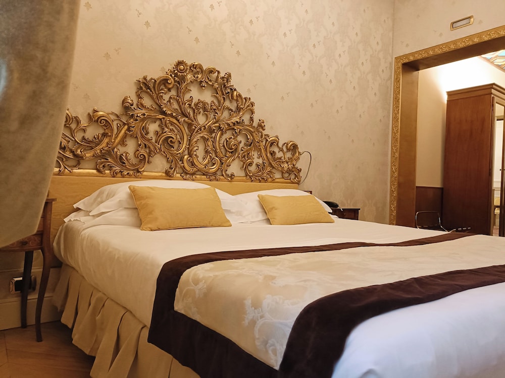 Junior Suite, 1 King Bed, Terrace