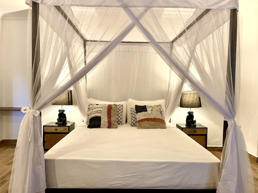 Deluxe Room - Photo 6