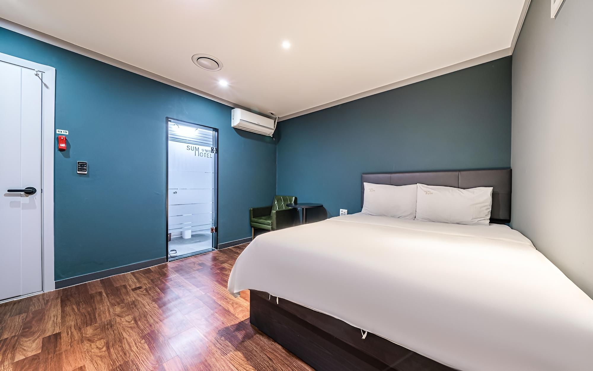 Room (Standard Room 301) - Photo 2