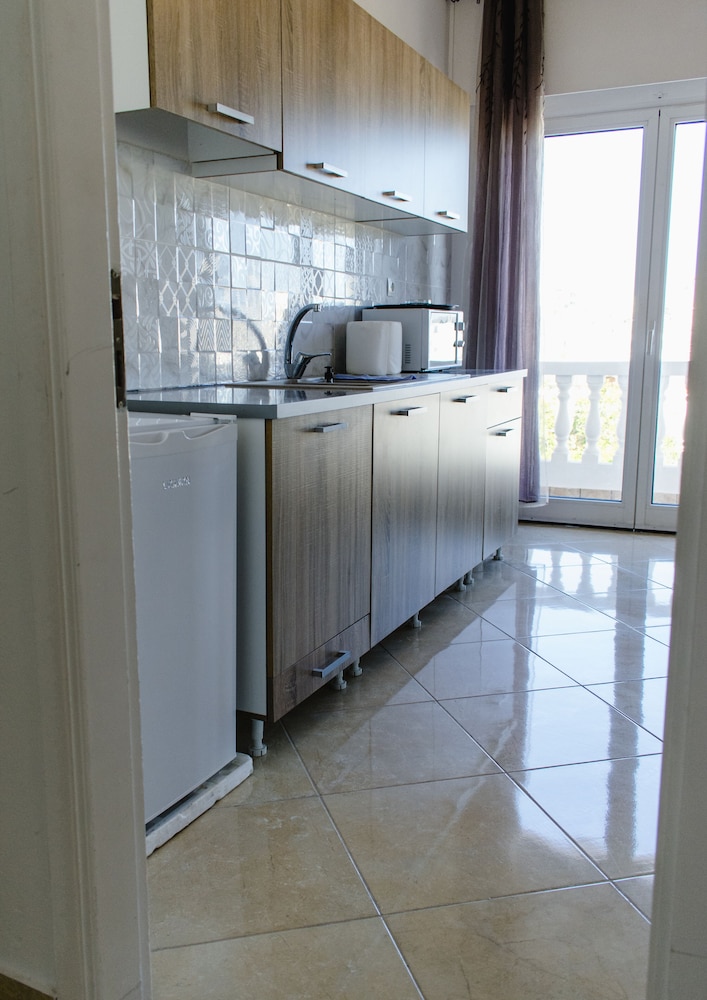 Family Apartment, 3 Bedrooms - Photo 2