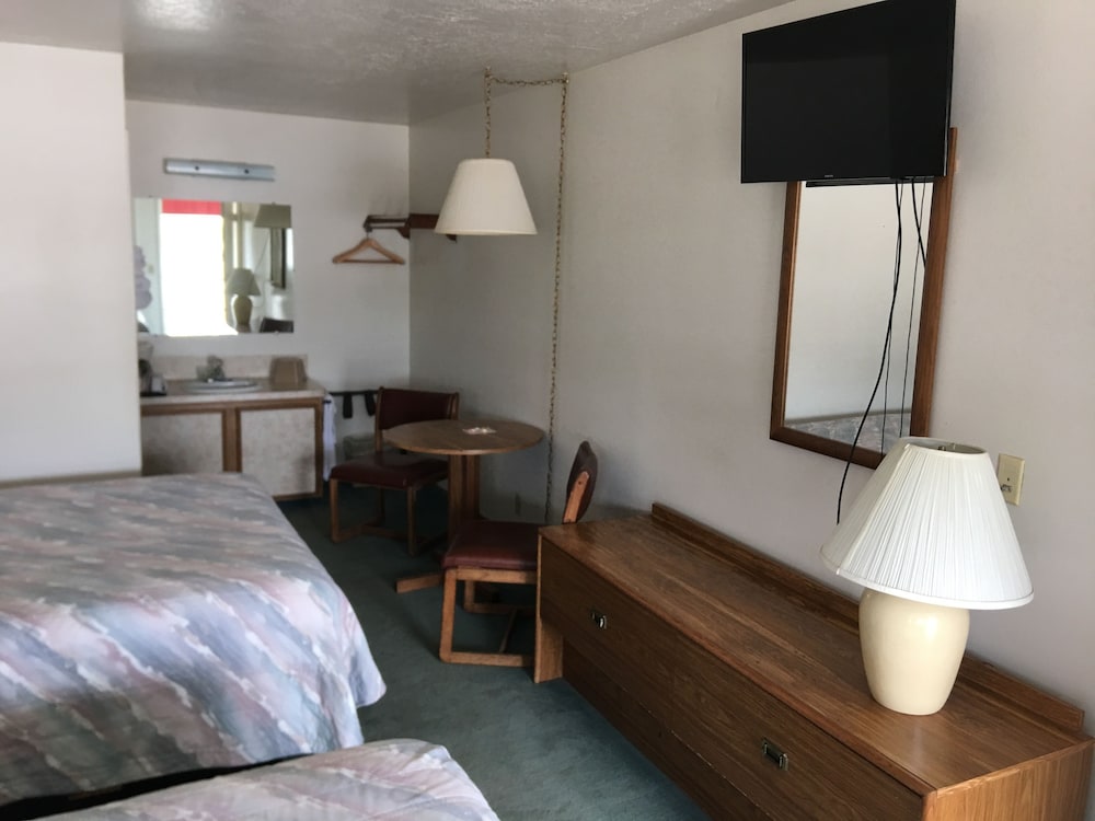 Comfort Double Room, 2 Queen Beds, Accessible, Mountain View photo 2