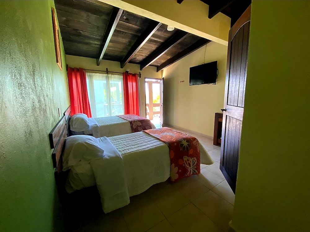 Basic Triple Room photo 2