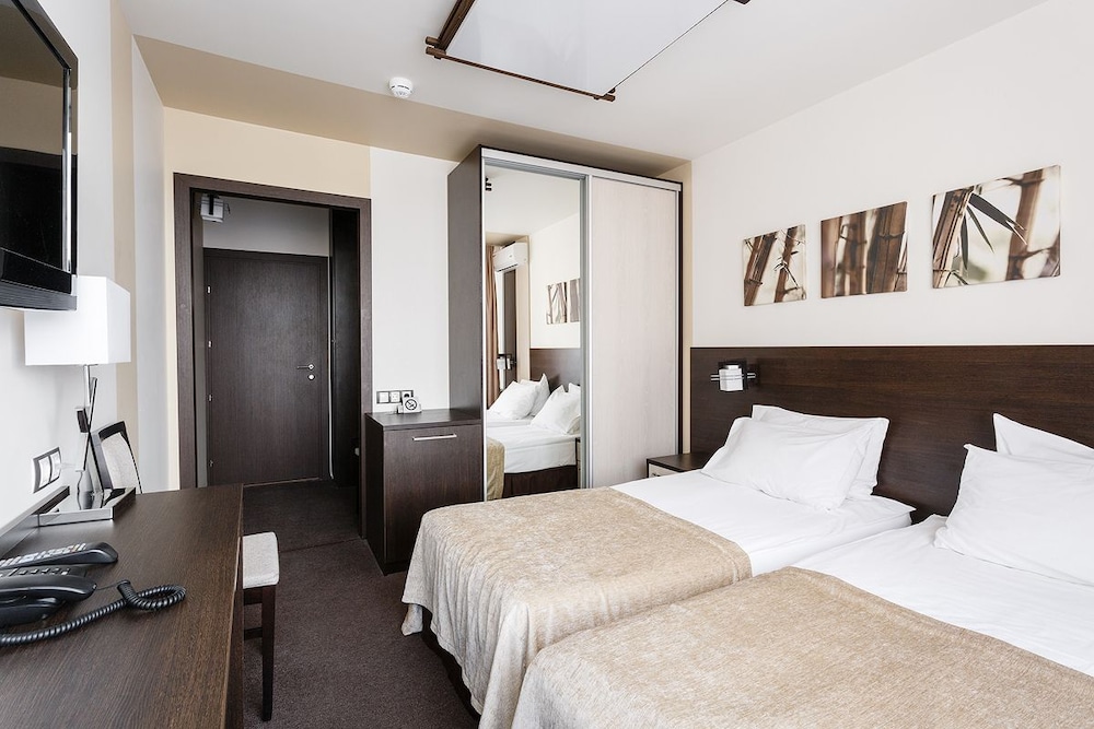 Comfort Twin Room, 2 Twin Beds photo 2