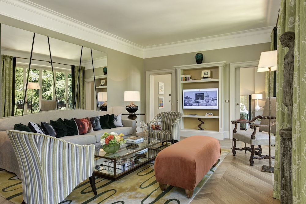 Picasso Suite with Terrace (Non Smoking)