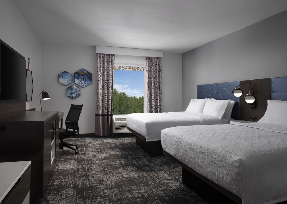 Standard room with two queen beds - Photo 1