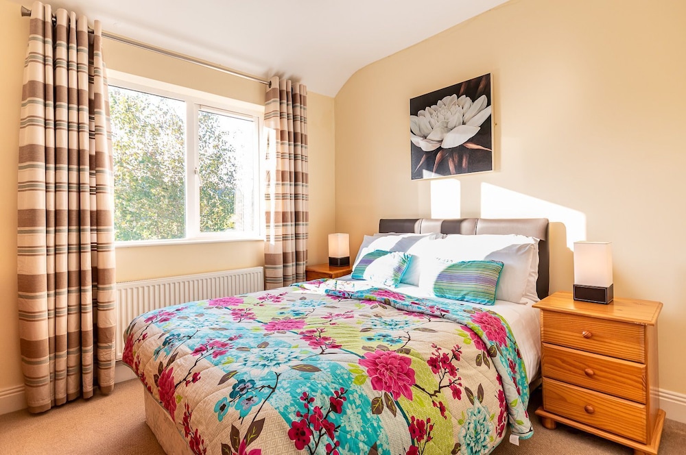 Deluxe House, 4 Bedrooms photo 1