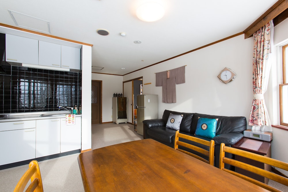 Apartment [2 Bedrooms & Kitchen] (Ramat) photo 3