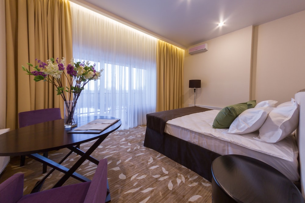 Luxury Suite, Terrace