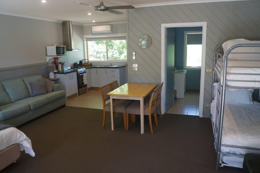 Standard Studio, Non Smoking, Kitchen (Studio Apartment) photo 3