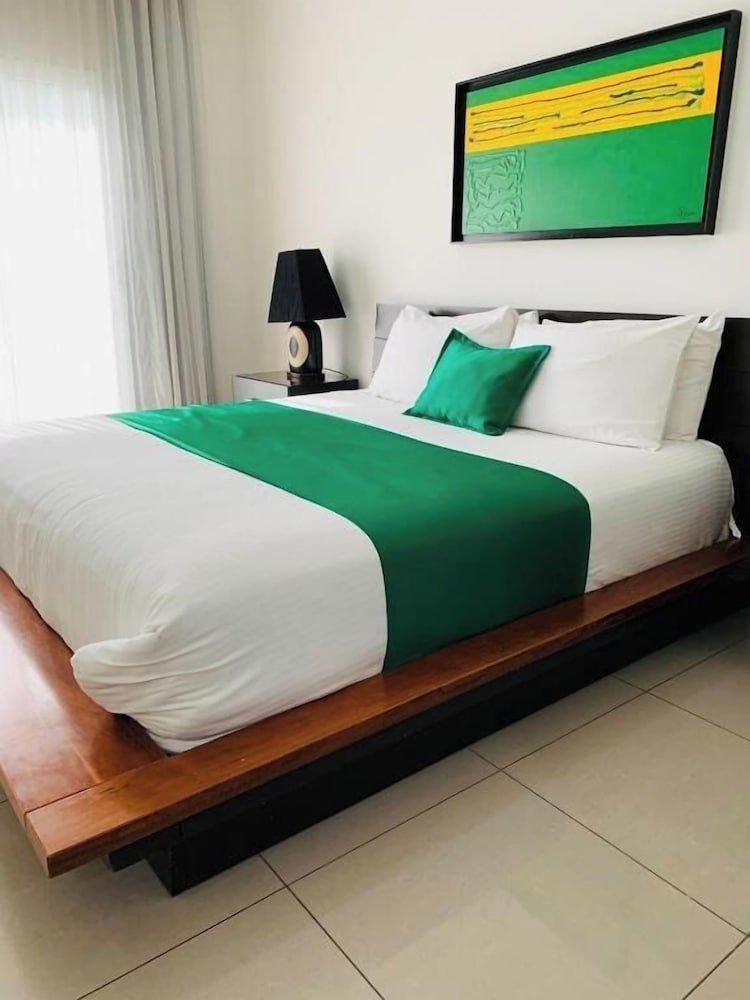 Basic Room, 1 Queen Bed photo 1