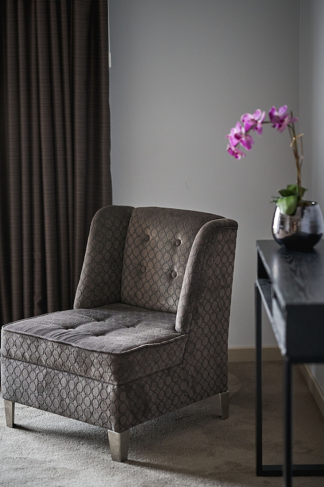 Comfort Room - Photo 3