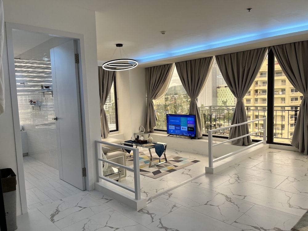 Standard Penthouse - Photo 3