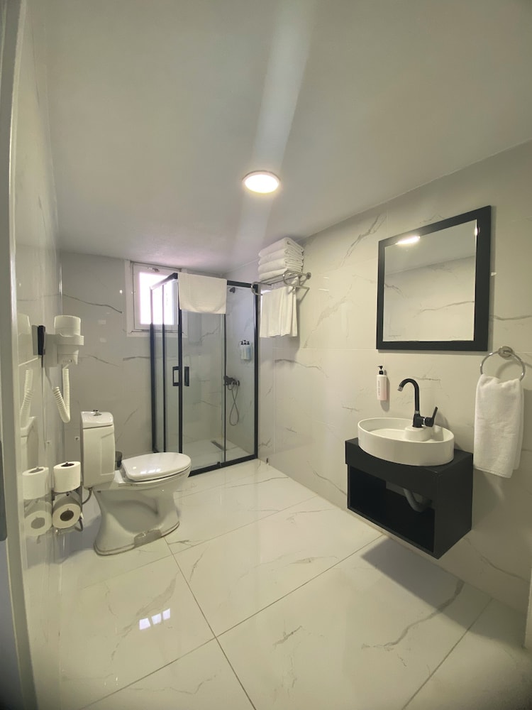 Family Quadruple Room, Balcony, Sea View photo 2
