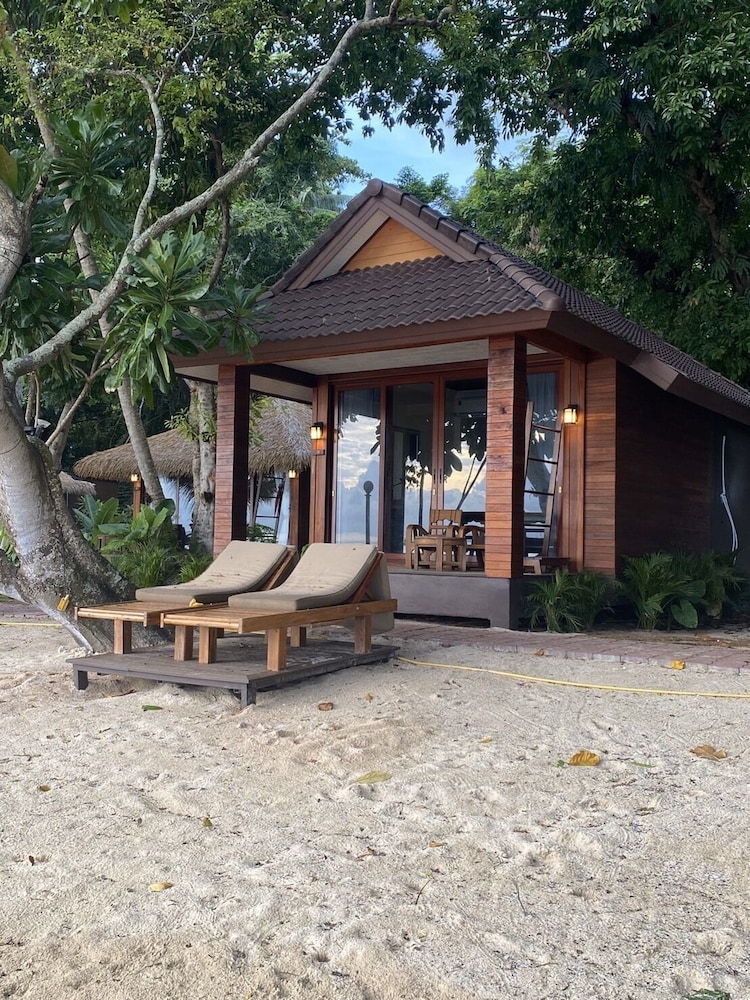 Beachfront Breeze - Photo 5