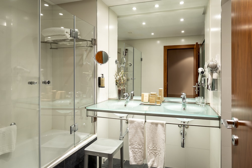 Superior Twin Room - Photo 7