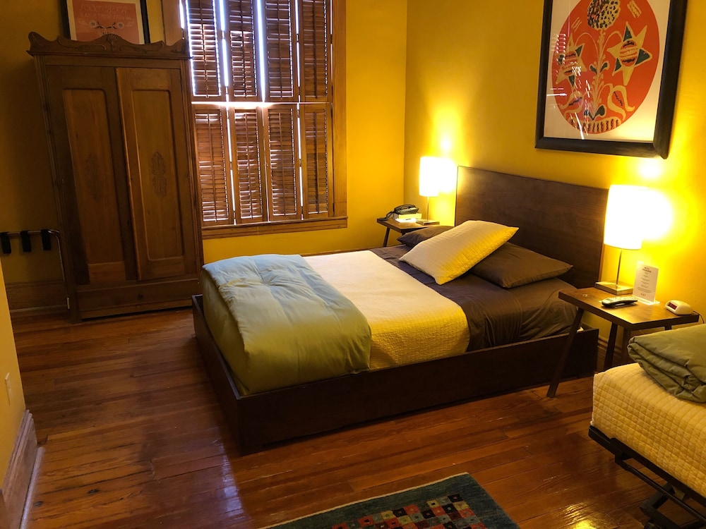 Double Room, Ensuite, City View (Room 18)