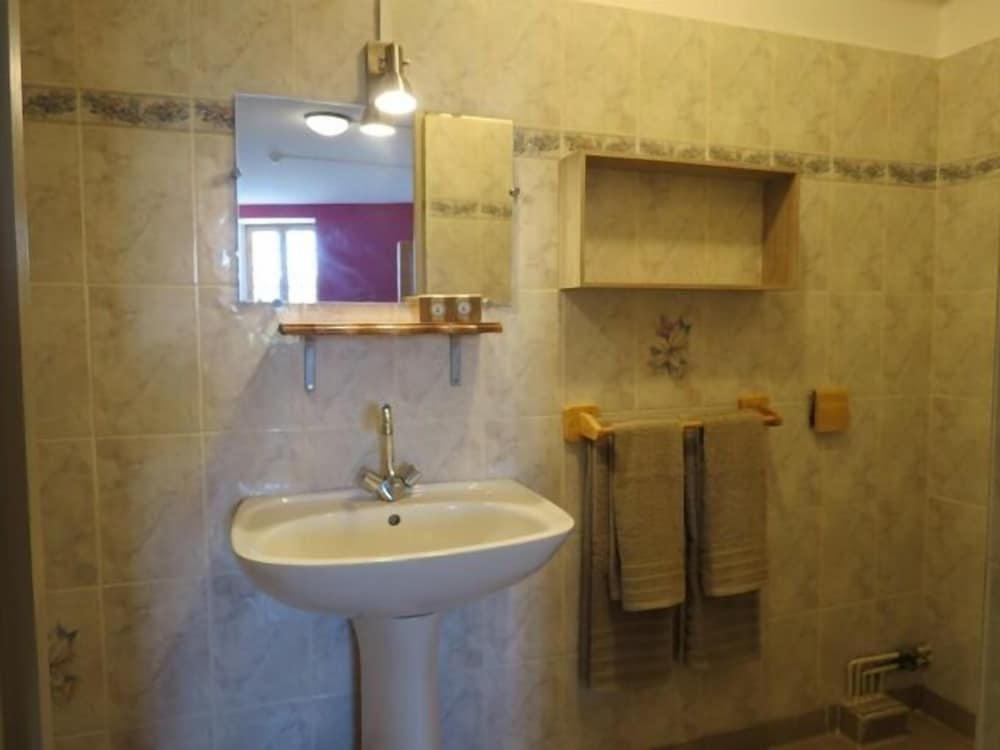 Comfort Double Room, Private Bathroom (4 La Vignette) photo 3