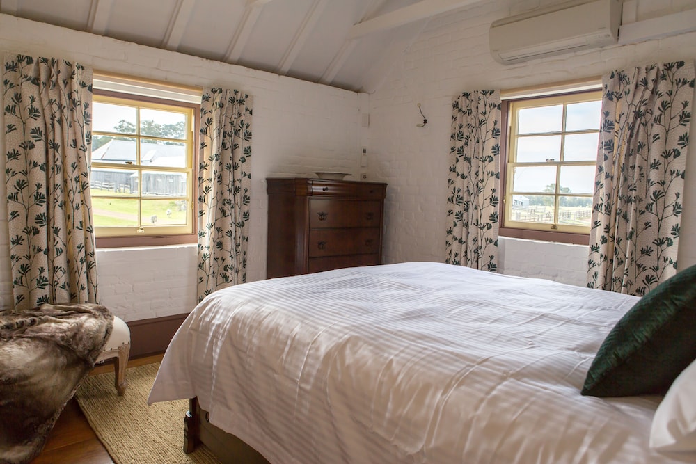 The Barracks, Hazell suite photo 2