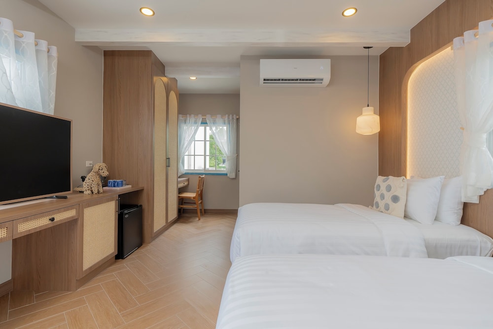 Cafe Suites 3, Superior Twin Room - Photo 7