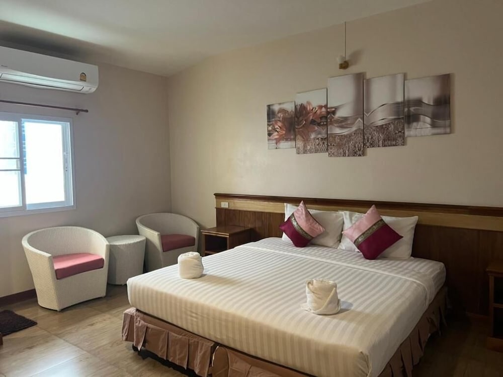Standard Double or Twin Room photo 2